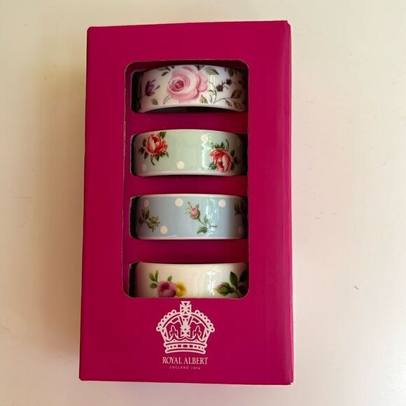 BRAND NEW ROYAL ALBERT New Country Roses  Porcelain Napkins Rings/ Set of 4 - Picture 1 of 4
